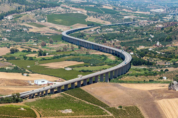 Estudios geológicos · Ingenieros Geotécnicos y Geofísicos Ampolla